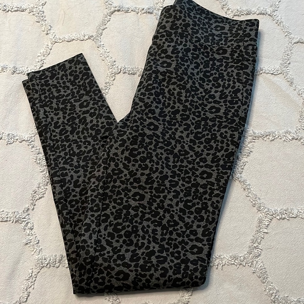 Animal print leggings